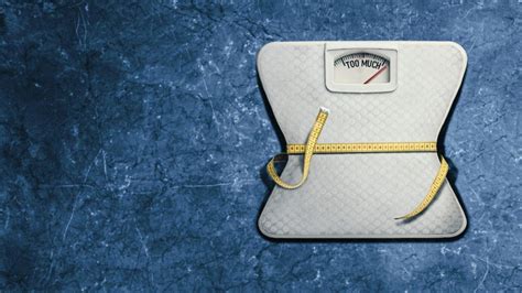 Imagen promocional del reality 'Adelgaza como puedas' con los presentadores y entrenadores.