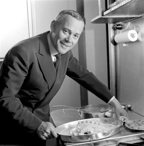 Ilustración de Tore Wretman, chef sueco pionero en la alta cocina nórdica.