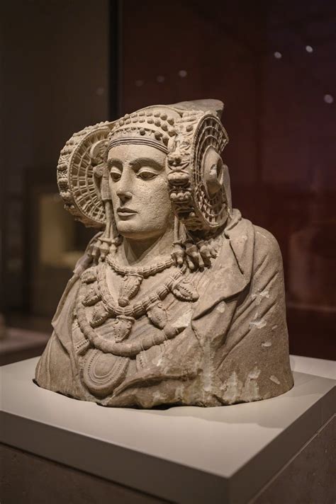 Ejemplo de escultura ibérica: la Dama de Elche