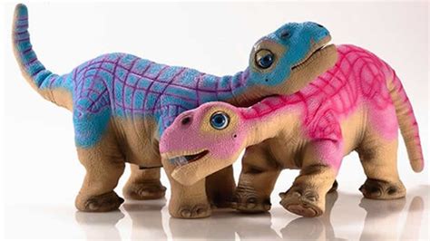 Diseño detallado del robot Pleo con sus componentes visibles