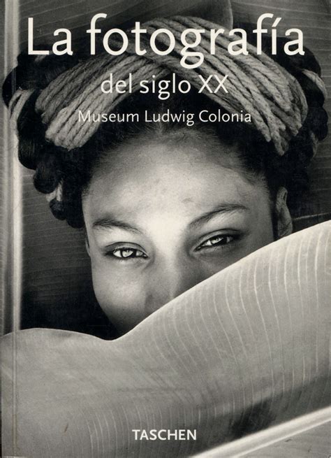 Fotografía histórica de habitantes de Nauru a principios del siglo XX, mostrando complexiones esbeltas.