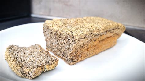 semi di chia e albumi come ingredienti per il pane low carb