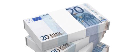 Detalle de un paquete de billetes enfajado con una banda impresa