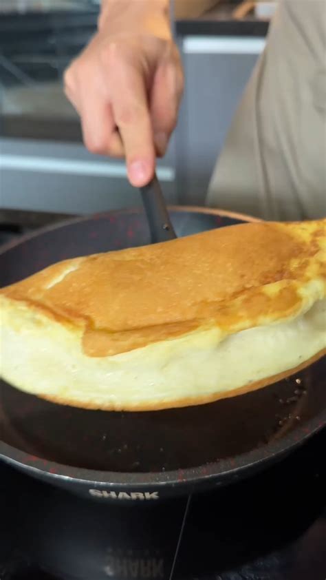 Bizcocho fit recién hecho y desmoldado