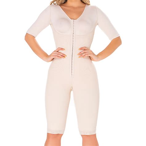 Imagen ilustrativa de una prenda de compresión post-liposucción.