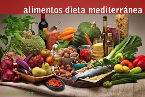 Ilustración de alimentos variados de la dieta mediterránea
