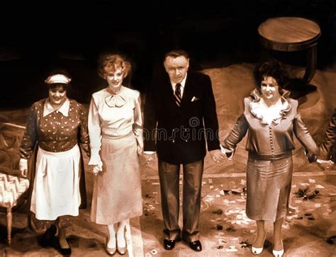 Elizabeth Taylor en una obra de teatro en Broadway