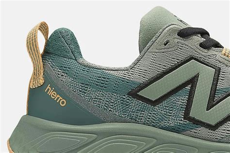 Infografía mostrando los componentes de la mediasuela de la New Balance Fresh Foam X 860v14, destacando la espuma Fresh Foam X y la placa de estabilidad.