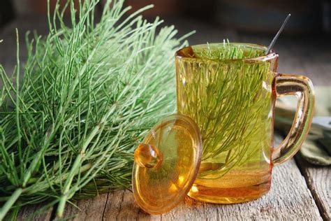 Mezcla de té verde y cola de caballo en hojas sueltas.