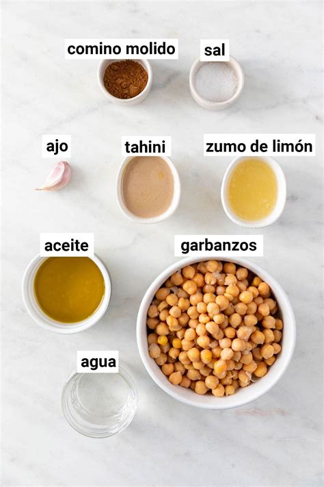 Ilustración de los ingredientes necesarios para hacer hummus casero.