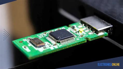 Infografía mostrando la capacidad de expansión de memoria flash en sintetizadores Yamaha