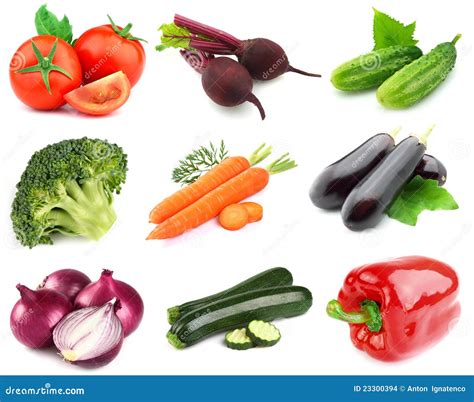 Collage de imágenes de frutas y verduras frescas utilizadas en batidos saludables.