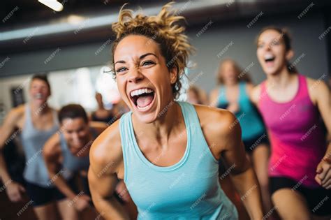 Ilustración de personas riendo y haciendo ejercicio juntas