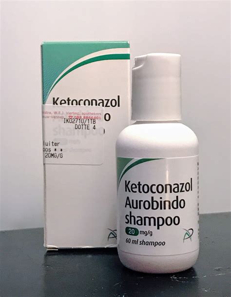 Infografía detallada con los pasos para la correcta aplicación del champú de ketoconazol.