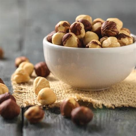 Avellanas tostadas listas para procesar