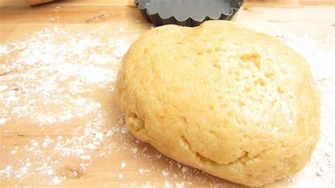 fotografía de los ingredientes para la masa quebrada