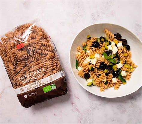 infografía comparativa de calorías entre pasta integral y pasta refinada