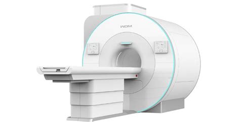 Comparación visual entre un equipo de resonancia magnética cerrado y uno abierto.