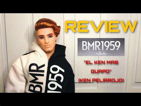 El Ken pelirrojo BMR1959 luciendo un nuevo atuendo: camisa a cuadros, polera negra con capucha y joggers.