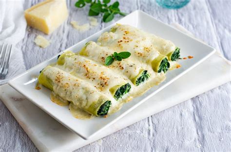 Canelones keto de espinacas y ricotta horneados