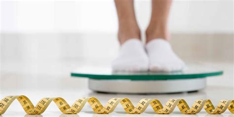 Gráfico que muestra el aumento de peso promedio en diferentes grupos de tratamiento antidepresivo