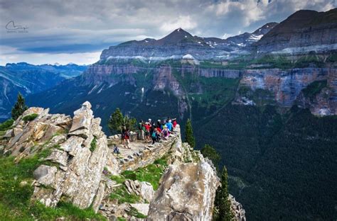 Vista panorámica desde el Mirador de Calcilarruego con el Valle de Ordesa en forma de U