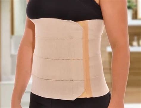 Imagen de una faja postquirúrgica utilizada tras una abdominoplastia.