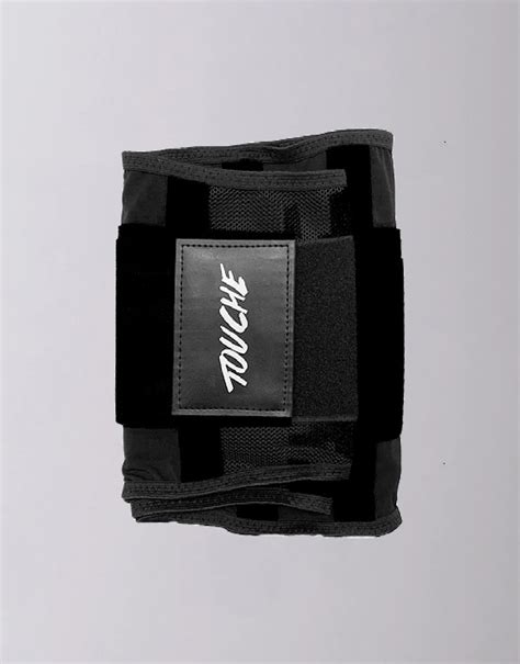 Foto de la faja Encore Faja Black en uso durante una rutina de ejercicios.