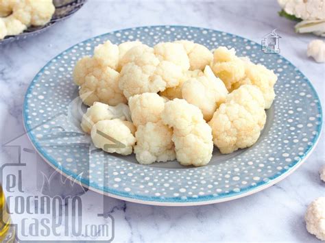 Imagen de coliflor y zanahorias cociéndose al vapor.