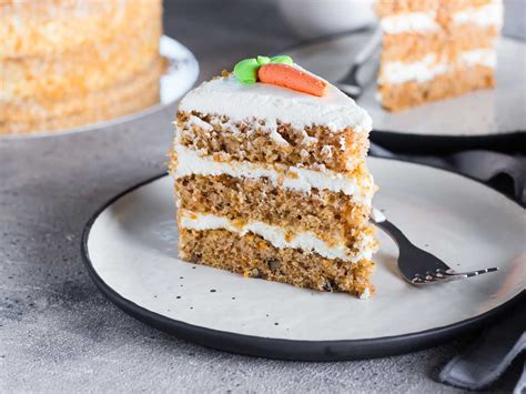 Comparativa visual de la masa de la tarta de zanahoria vegana y la versión con huevo