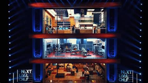 Imagen de Melissa Herrera en una de las cocinas de 'Next Level Chef España', concentrada en la preparación de un plato.