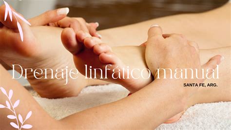 Imagen de una paciente utilizando faja post-abdominoplastia y recibiendo drenaje linfático