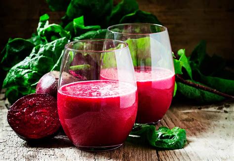 Comparativa visual de las porciones recomendadas de zumo y remolacha cocida.