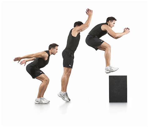 Fotografía de un atleta realizando un salto al cajón, mostrando la fase de despegue y aterrizaje.